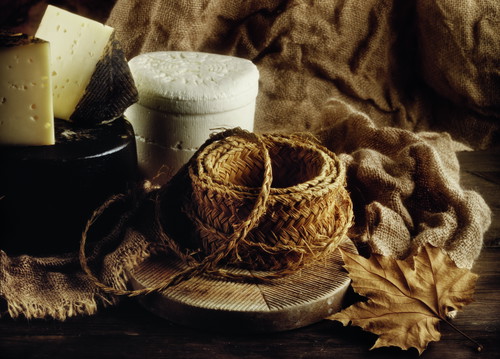 Ursprünglich wurden für die Pressung des Manchego aus Gras geflochtene Gurte verwendet.