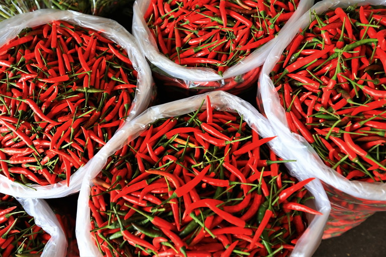 »Importware« Chili: Die feurigen Schoten kamen von Südamerika via Europa hierher, sind aber längst kulinarisch »eingemeindet«.