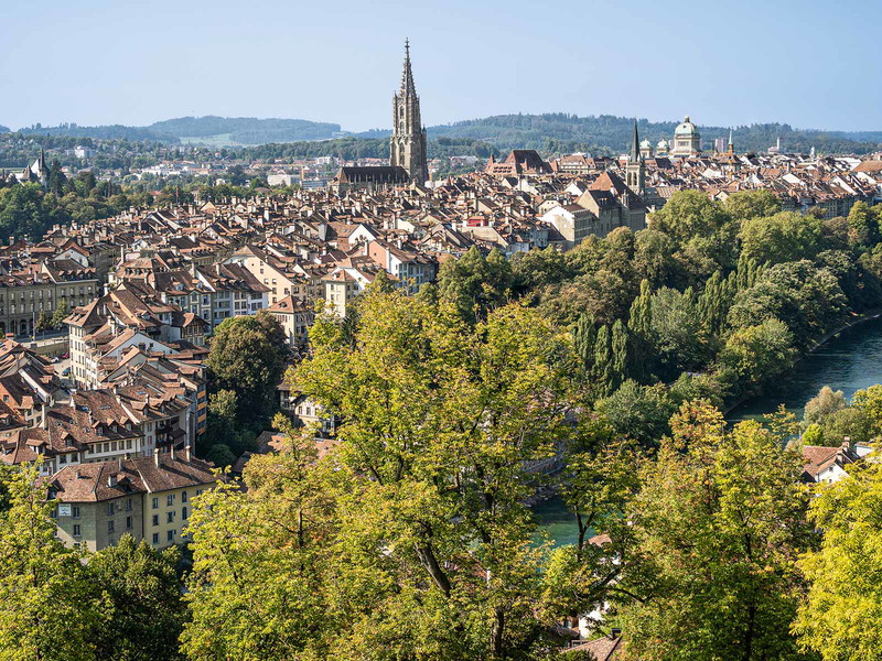 Die Schweizer Bundesstadt Bern ist reich an Sehenswürdigkeiten und verfügt über eine der interessantesten Kulinarikszenen der Schweiz.