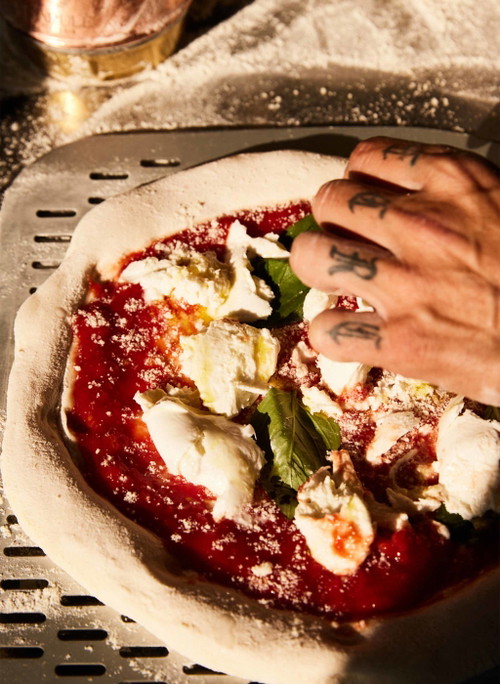 Mit der Napulè-Filiale in Netstal gibt es die berühmte neapolitanische Pizza nun auch im Kanton Glarus. 