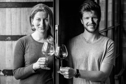 Myra und Manuel Zündel arbeiten heute an der Seite ihres legendären Vaters Christian Zündel in Beride im Tessin.