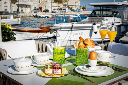 Gaumenfreuden. Ob beim Frühstück mit 
Blick aufs Meer oder bei einem Snack am Strand,  einfach die Köstlichkeiten entspannt geniessen.