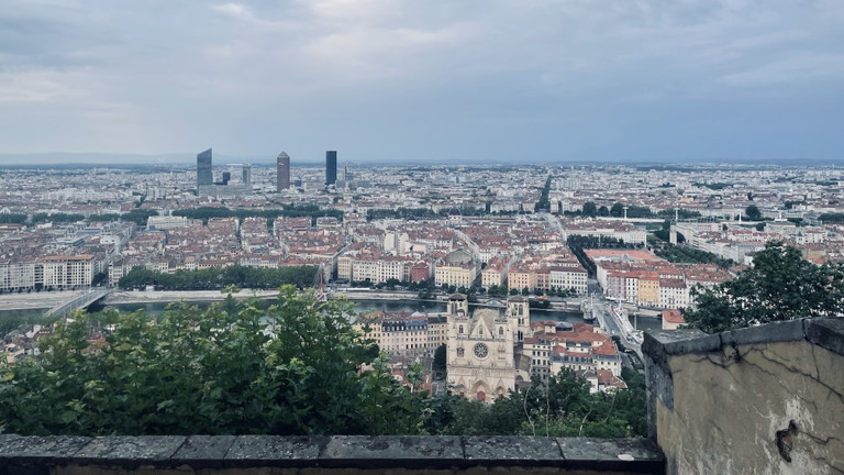 Die zwei Terrassen des »Bulle« bieten einen phänomenalen Blick über Lyon