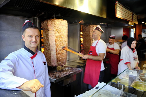 »Ferhat Döner«.