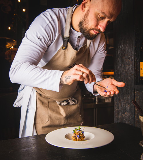 Wild mushroom tartalette, roasted yeast sauce.