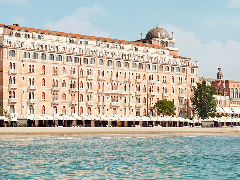 Das Luxusresort mit dem einzigen Privatstrand in Venedig serviert die berühmte Pizza! 