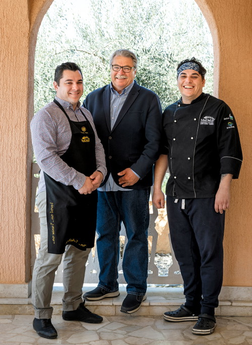 Ein Dreamteam. Luka, Mauro und Mateo Bernobic servieren in ihrem »Madalu« Adria pur.