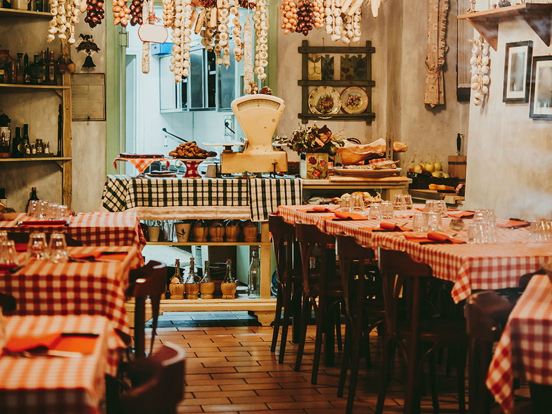 Für feine, authentische italienische Küche muss man nicht unbedingt ins Nachbarland fahren. Die gemütliche Osteria gibt es auch bei uns ums Eck. Versprochen!