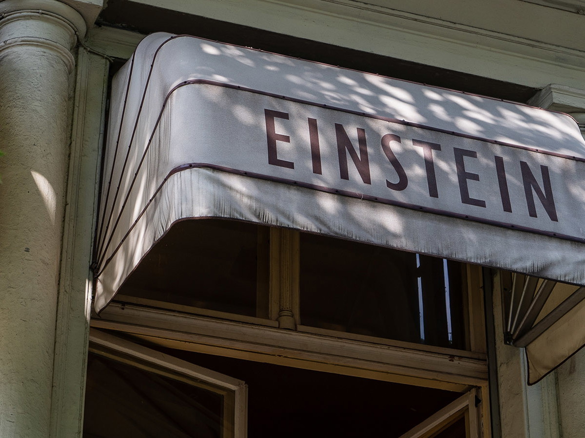 Das »Café Einstein Stammhaus« wurde im Stil eines Wiener Kaffeehauses eingerichtet.
