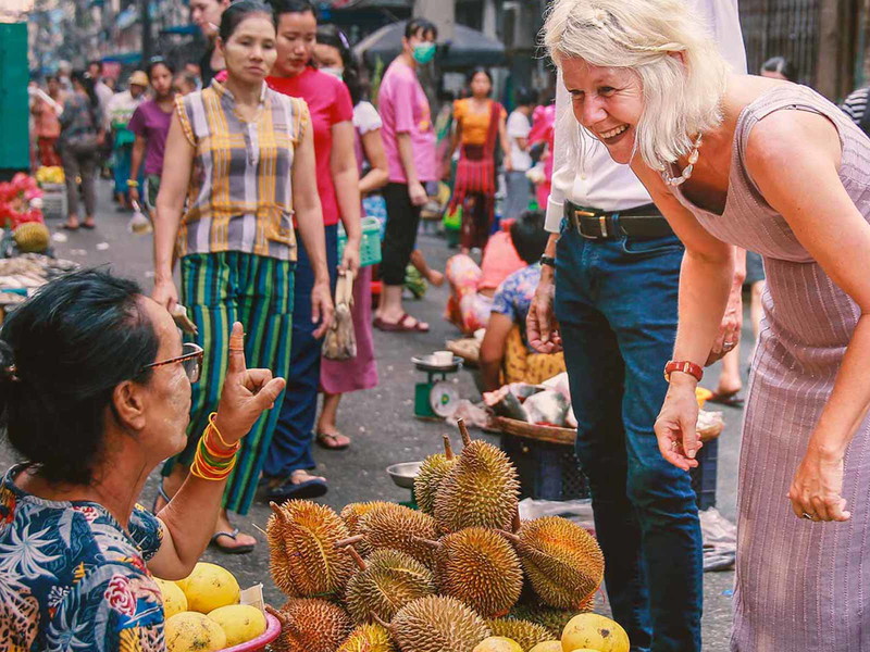 Lucia und Felix Eppisser betreiben in Myanmar das «Seeds Restaurant & Lounge».