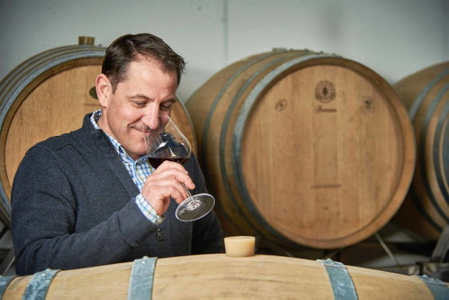 Mathias Bechtel gehört seit vielen Jahren zu den treibenden Kräften in der Weinregion Zürich. Seine Rebberge befinden sich in Eglisau am Rhein. 