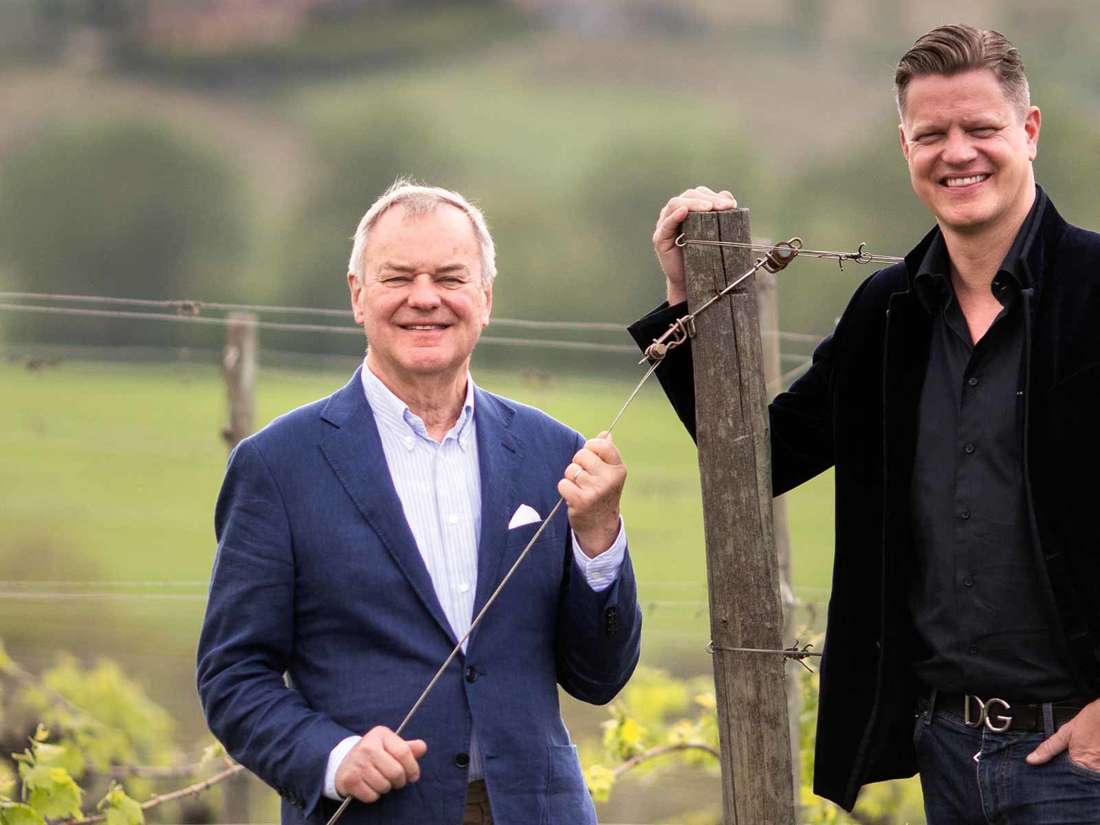 Family Business: Rudi Bindella und Rudi Bindella jr. in den Rebbergen der Tenuta Vallocaia. 