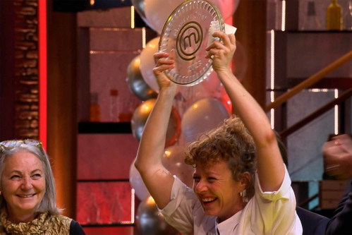 Corrine gewinnt das grosse Finale. 