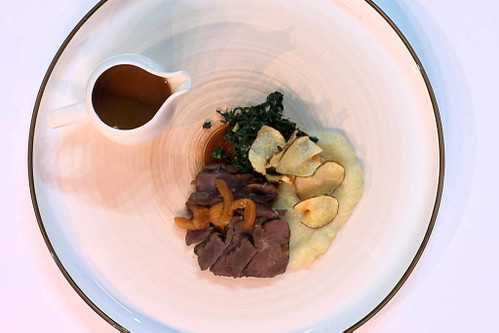 Der Hauptgang von Corinne: Lamm mit Topinambur Püree und -Chips.