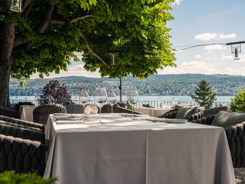 Die Aussenterrasse vom «Restaurant Oberer Mönchhof».