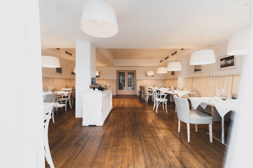 Authentic, familiar and regional: In the restaurant "Zur Blauen Gans" in Weiden, the season and the region determine the creative, sustainable cuisine line. 