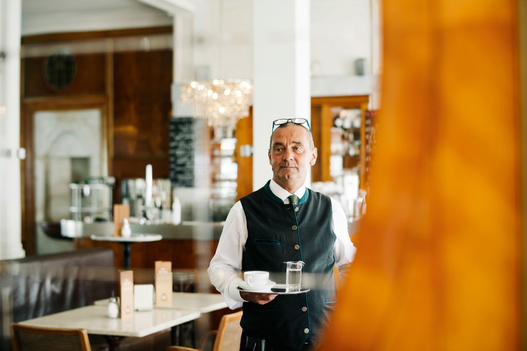 Café Bazar.