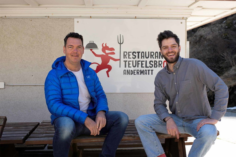 Spitzenkoch David Krüger mit und Maximilian Baumann.