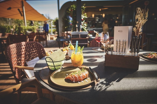 Kulinarische Verwöhnung unter (fast) freiem Himmel für Grillfreunde und all jene, die dem besonderen Hangar-Genuss einfach nicht widerstehen können.