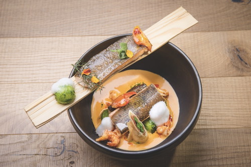 Im »Seehotel Bellevue« in Zell am See bietet das Restaurant »Seensucht« Cross-over-Küche mit herrlichen Fischen aus dem Zeller See.  