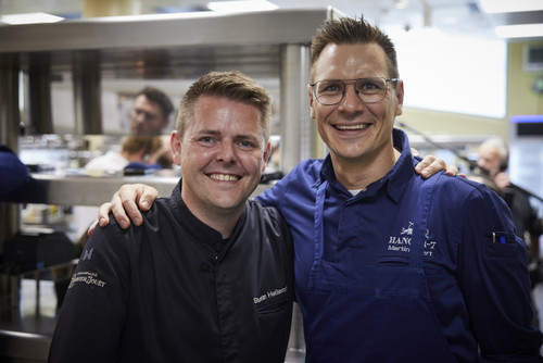 Stefan Heilemann, guest chef July 2023, kitchen, Restaurant Ikarus, Hangar-7, Salzburg, Austria, 2023.07.01, Stefan Heilemann, Martin Ebert / Stefan Heilemann, Gastkoch Juli 2023, Küche, Restaurant Ikarus, Hangar-7, Salzburg, Österreich, 2023.07.01, Stefan Heilemann, Martin Ebert // Helge Kirchberger Photography / Red Bull Content Pool // SI202307030403 // Usage for editorial use only //