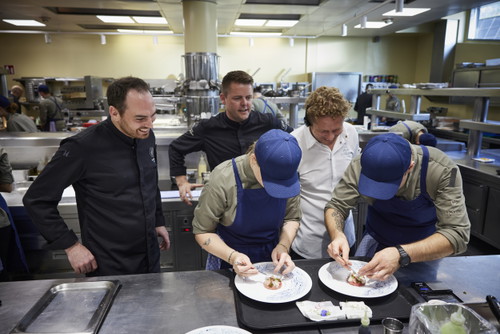 Stefan Heilemann, guest chef July 2023, kitchen, Restaurant Ikarus, Hangar-7, Salzburg, Austria, 2023.07.01, Stefan Heilemann, Martin Klein  / Stefan Heilemann, Gastkoch Juli 2023, Küche, Restaurant Ikarus, Hangar-7, Salzburg, Österreich, 2023.07.01, Stefan Heilemann, Martin Klein // Helge Kirchberger Photography / Red Bull Content Pool // SI202307030409 // Usage for editorial use only //