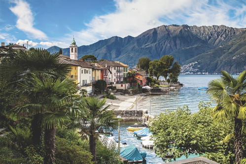 Am szenischen Lago Maggiore im Kanton Tessin herrscht mediterranes Flair.