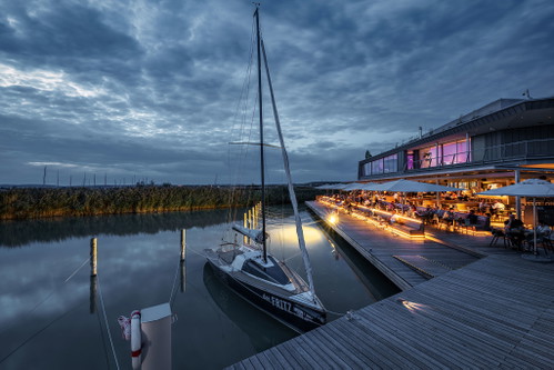 "Das Fritz" in Weiden am See: Where culinary delights and sustainable construction merge into a harmonious overall concept. 
