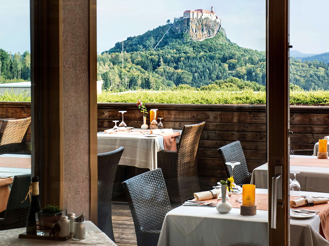 Genuss mit Riegersburgblick: das »Genusshotel« von Alois Gölles.
