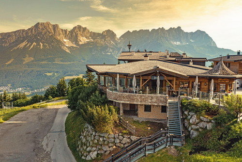 Exklusives Dinner in der Jezz Alm.