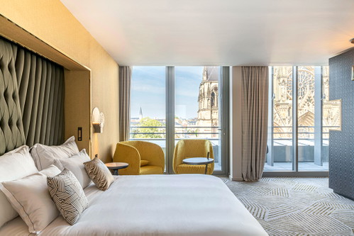 Ein Steinwurf von der Kathedrale in Reims liegt das Stadthotel »La Caserne Chanzy«.