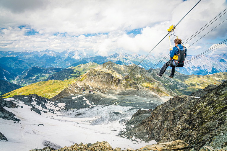 Auf dem Mont Fort bei Nendaz befindet sich seit August 2020 die höchste Seilrutsche der Welt.