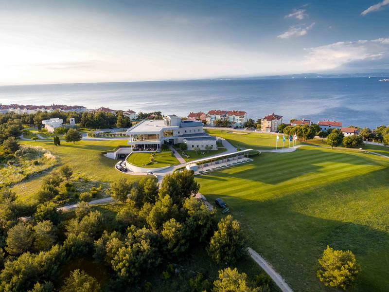 Viel Meer: »Golf Adriatic« heißt bescheiden das Anwesen in Kroatien. Der Platz ist ein Leckerbissen, das angrenzende »Kempinski« natürlich auch.