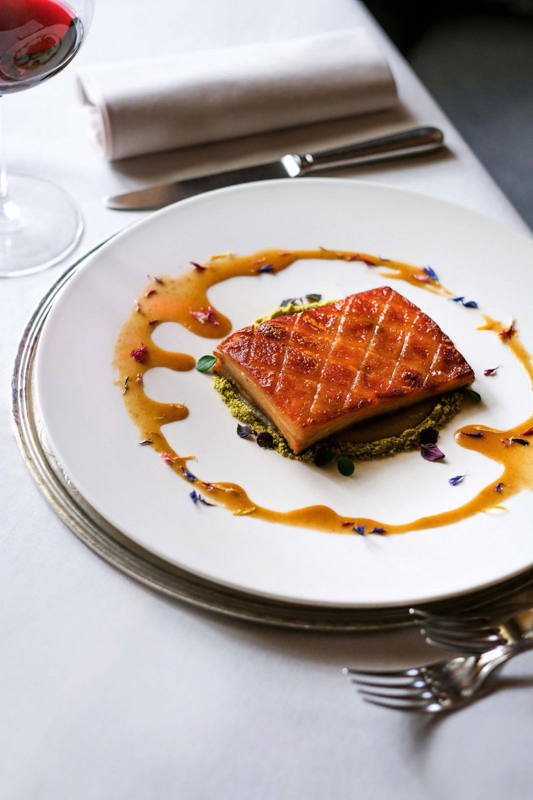 Das »Maison B. Restaurant &amp; Contemporary Art« ist Restaurant und Kunstgalerie.