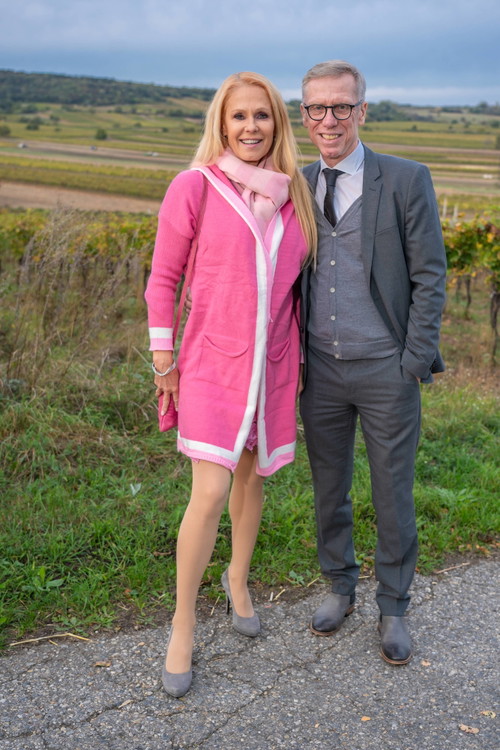 33 Jahre Weingut Hillinger Jubiläum, Weingut Leo Hillinger, Jois, Burgenland, 17.10.2023,
- 
Peter STÖGER, Ulrike KRIEGLER