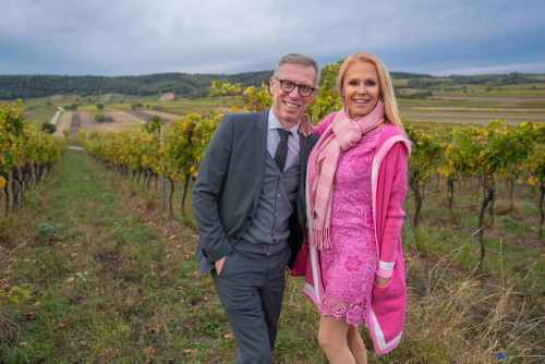 33 Jahre Weingut Hillinger Jubiläum, Weingut Leo Hillinger, Jois, Burgenland, 17.10.2023,
- 
Peter STÖGER, Ulrike KRIEGLER