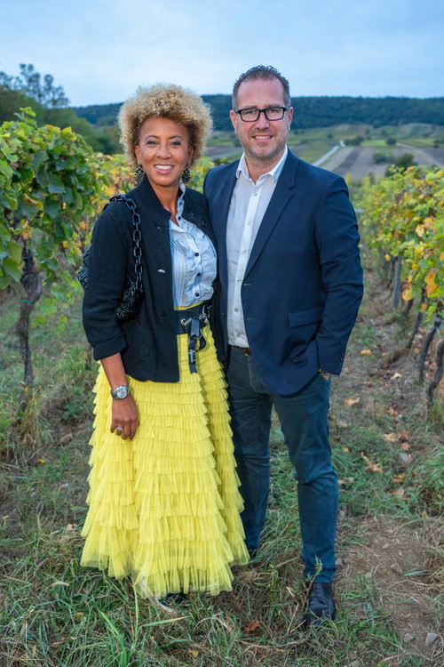 33 Jahre Weingut Hillinger Jubiläum, Weingut Leo Hillinger, Jois, Burgenland, 17.10.2023,
- 
Arabella KIESBAUER, Florens EBLINGER