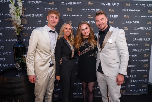 33 Jahre Weingut Hillinger Jubiläum, Weingut Leo Hillinger, Jois, Burgenland, 17.10.2023,
- 
Familie Leo und Eveline HILLINGER mit Sohn Leo Jack jun und Tochter Vivian