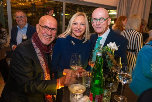 33 Jahre Weingut Hillinger Jubiläum, Weingut Leo Hillinger, Jois, Burgenland, 17.10.2023,
- 
Otto RETZER, Ingrid FLICK, Kurt MANN