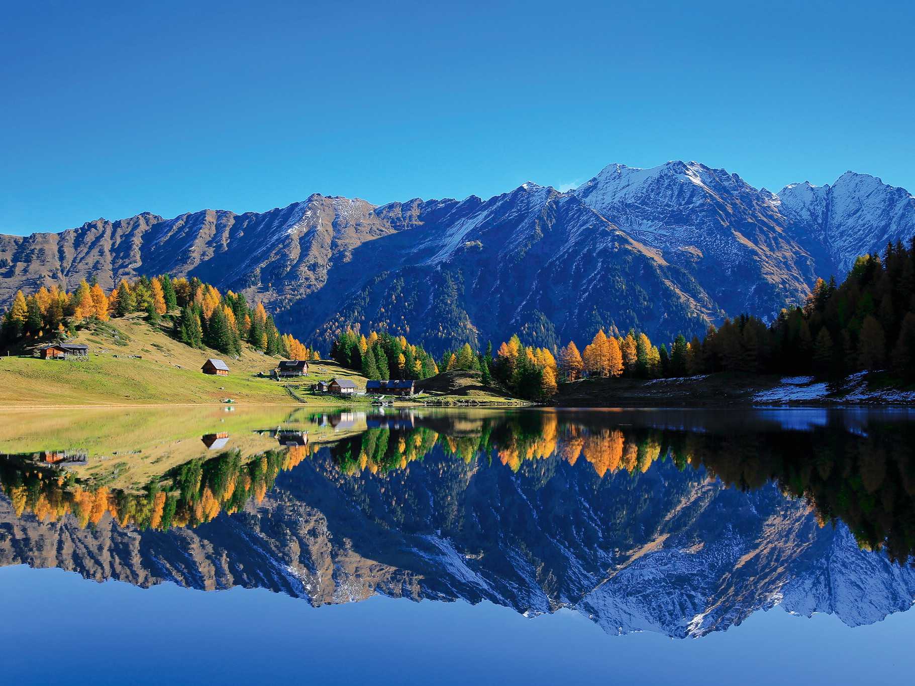 In der Ruhe liegt die Kraft. Der Duisitzkarsee ist ein Juwel in der  Region Schladming-Dachstein. Auf der »Sedcard« stehen intakte Naturlandschaft, grandiose Bergkulisse und kristallklares Tauern-Wasser.
