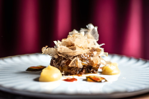 Spanferkel in Tempura, Yakiniku und Espelette, eines der vielen Highlights im »NKO«.