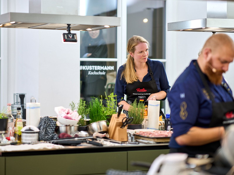 Anna Eggert bei der Cooking Challenge.