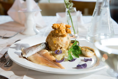 Bauernschmaus einmal anders: Vom ungewöhnlichen »Forellenbauernschmaus« schwärmen alle Fischliebhaber, die gerne etwas Neues ausprobieren.