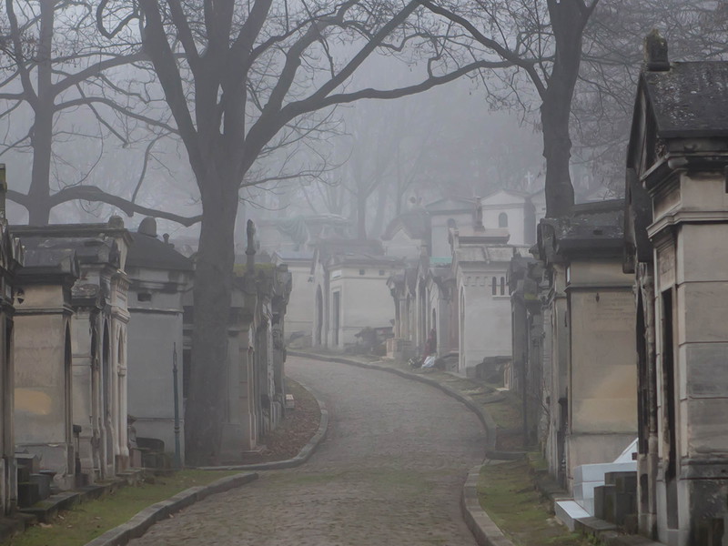 Paris Pere Lachaise cemetry - morning fog