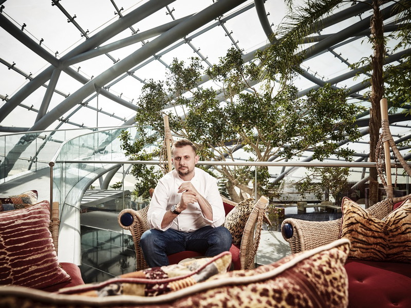 Fatih Tutak, guest chef October 2023, portrait, Restaurant Ikarus, Hangar-7, Salzburg, Austria, 2023.10.02, / Fatih Tutak, Gastkoch Oktober 2023, Portrait, Restaurant Ikarus, Hangar-7, Salzburg, Österreich, 2023.10.02,