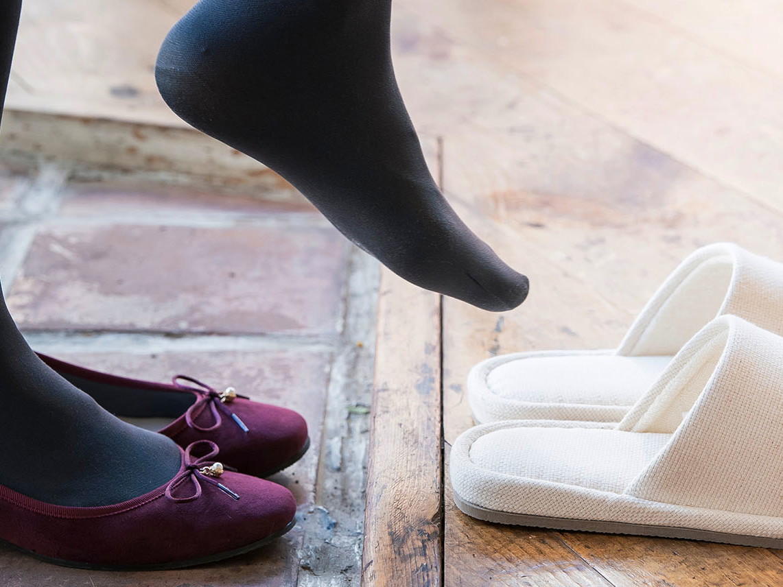 Schuhe ausziehen - ja oder nein?