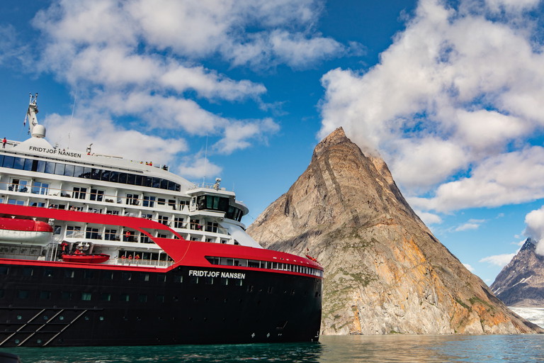 Der »Fjord der Ewigkeit« im Süden Grönlands liegt an der Route mehrerer Sommerkreuzfahrten von Hurtigruten Expeditions.