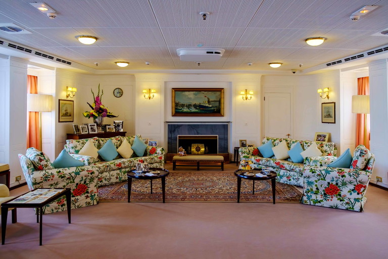 Das Wohnzimmer der Queen an Bord der Britannia. 
Die ehemalige königliche Yacht ist heute ein Museumsschiff und kann im Hafen von Leith bei Edinburgh besichtigt werden. 