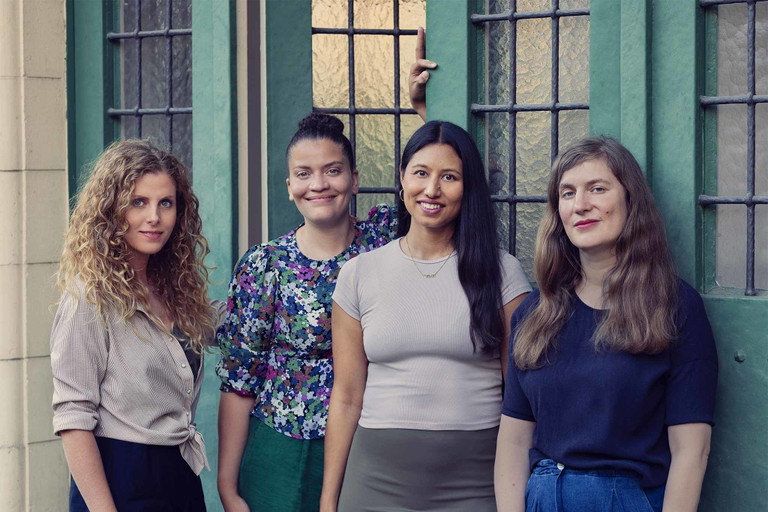 Aris Guzman und ihr Team. 