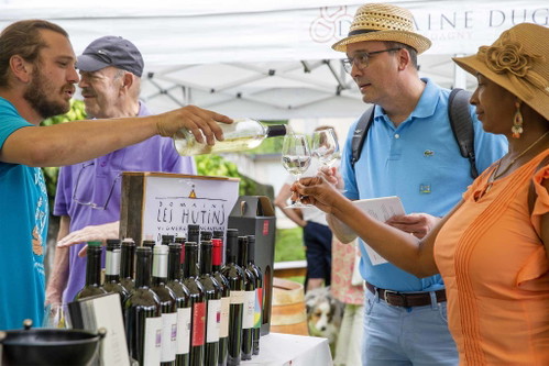 Die Domaine Les Hutins gehört zu den wenigen Genfer Weinproduzenten, die über die Region hinaus bekannt sind.